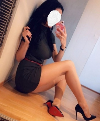 Зоя, 26
